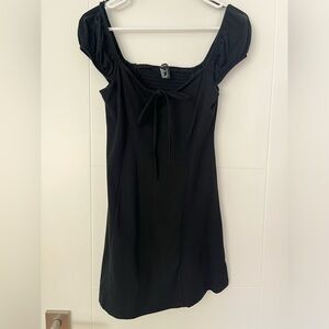 Forever 21 women’s mini black dress